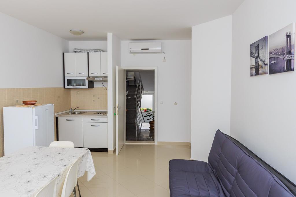 Apartments Rogulj Рогозница Номер фото