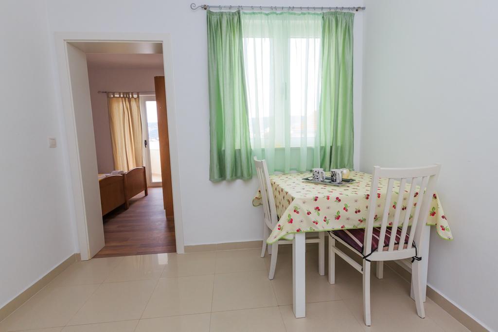 Apartments Rogulj Рогозница Номер фото